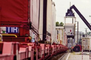 630 - Trailer train by Un Roro