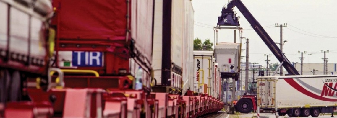 630 - Trailer train by Un Roro