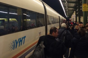 827 - YHT yolcuları - Onur