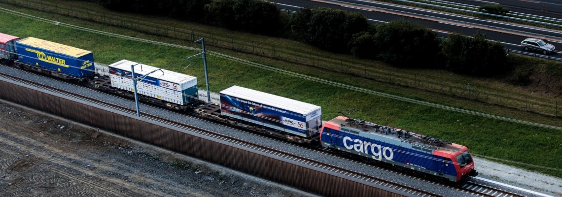 836 - hupac intermodal train