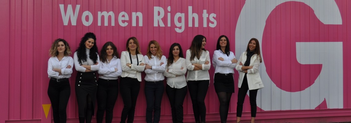 Greenlog pink container